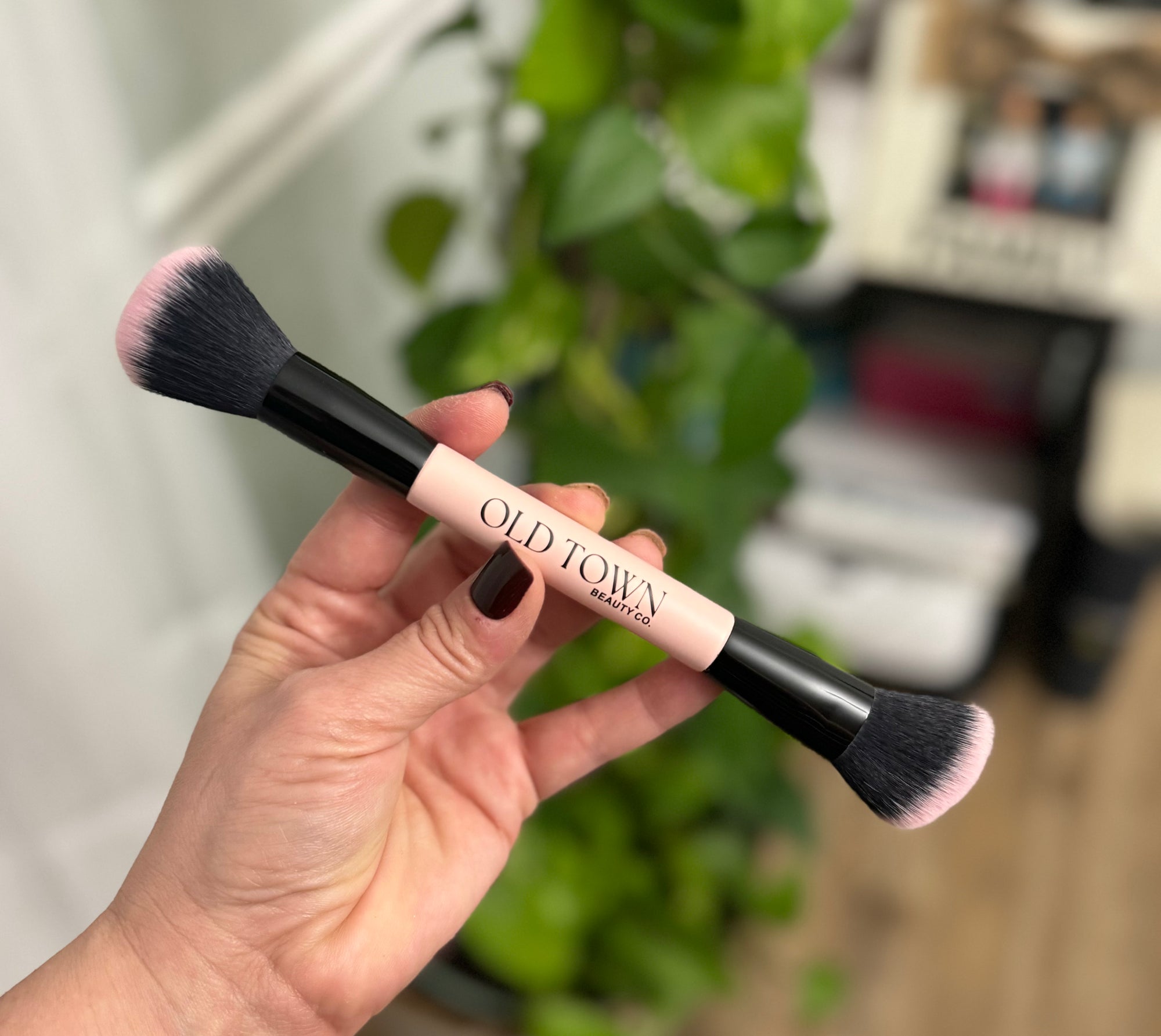 Contour/Blush Multitasking Brush